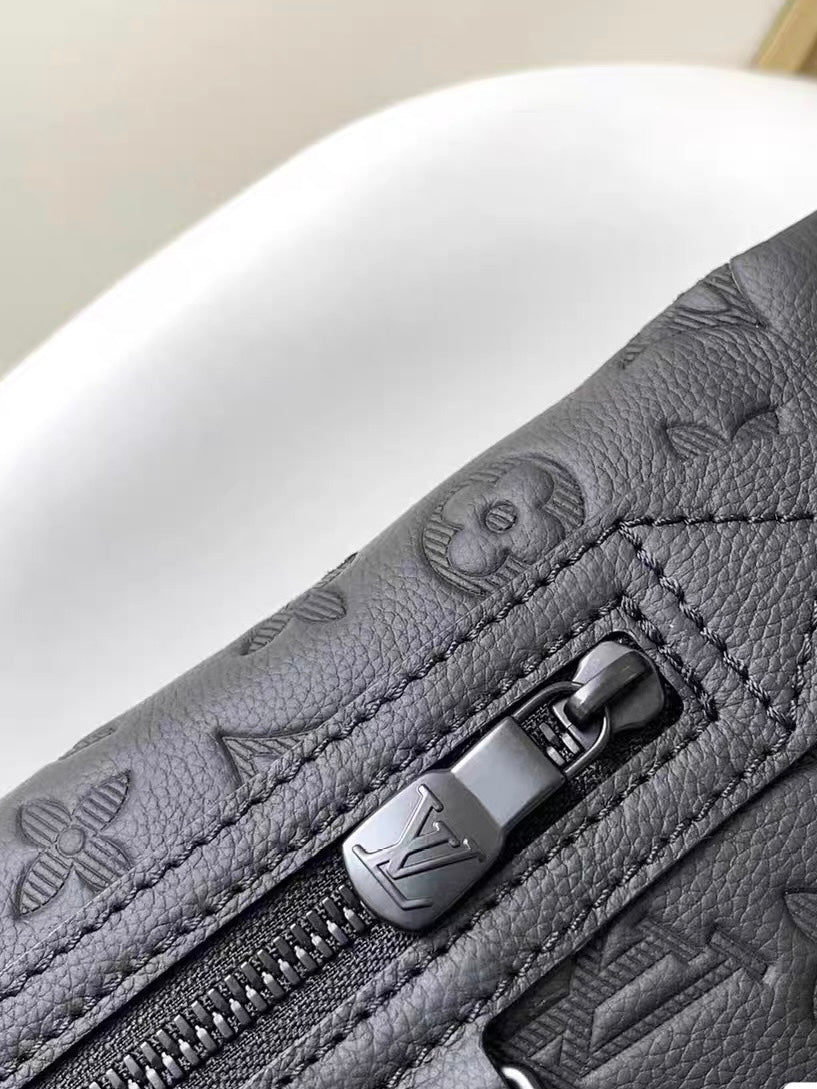 Minimalist Detachable Pouch Crossbody Chest Bag